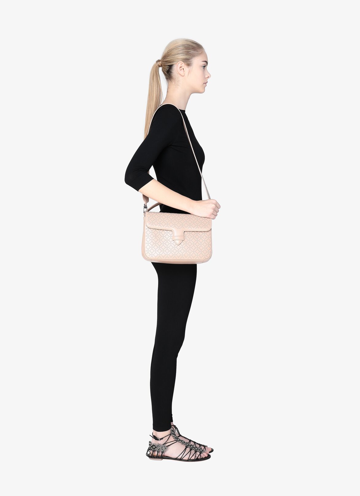 BETTINA MEDIUM CUIR LUX CLOU ARABESQUE SAND ALAÏA SANDY  BETTINA MEDIUM CUIR LUX CLOU ARABESQUE SAND